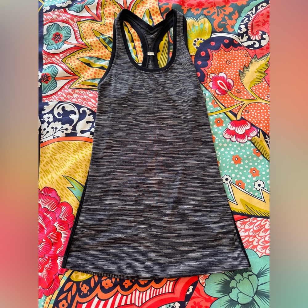 Lululemon athletic tank size 2